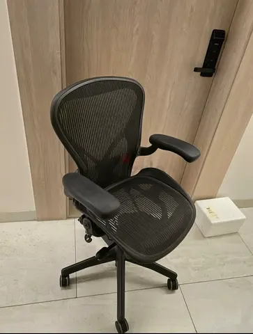 Size B Herman Miller Fully Adjustable 
The Most Comfortable Office Chair
Great for Back