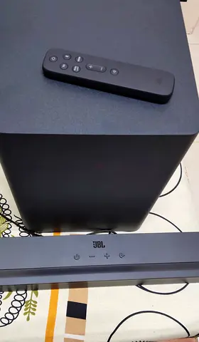 JBL Soundbar with Wireless Subwoofer and Remote - Perfect Condition - like new