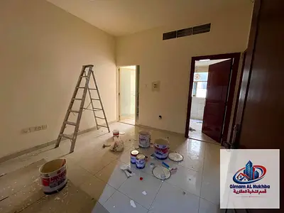 غرفه وصاله  بمساحه  ممتازه _ تكييف مركزى _ غاز مركزى _ متوفر باركينج _ بجوار المسجد _ سهل الوصول الى مخرج دبي
