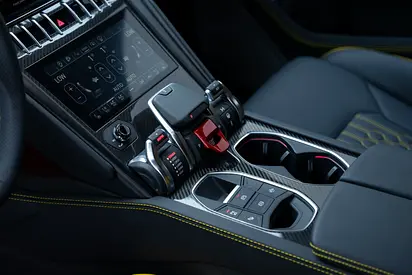 2024 Lamborghini URUS — миниатюра 8