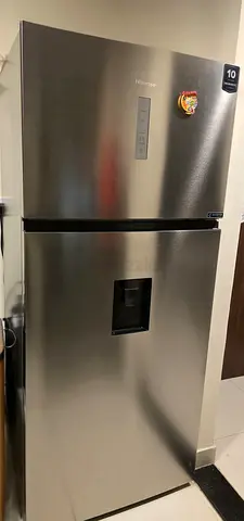 Hisense 729 Liter Refrigerator Double Door With Ice Maker