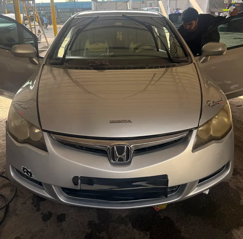 Honda Civic 2008 — photo 1 of 11