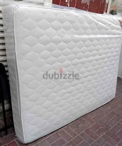 160x200cm queen size mattress.  Same day delivery available