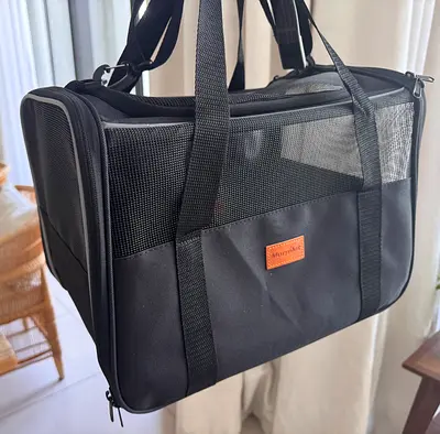 soft cat carrier (new)