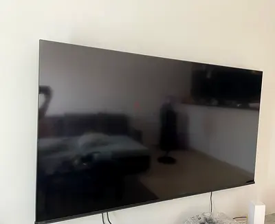 Hisense 65 inch LED Smart TV in excellent Working Condition