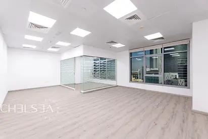 VACANT OFFICE | HIGH FLOOR | NEAR METRO