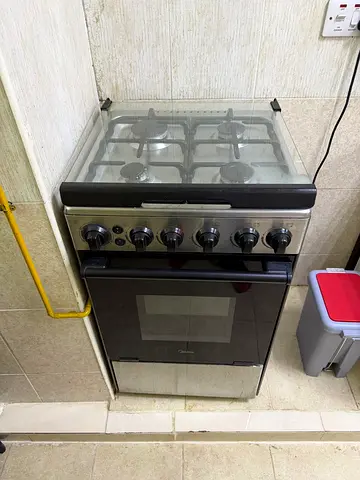 Cooking range for immediate sale