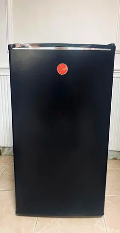 Hoover Compact Refrigerator with Freezer – 70L