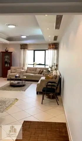 شقة للبيع 3 غرف وصالة مع غرفة خادمة – إطلالة على البحيرة مجاز 3