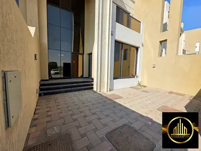 للايجار فيلا كورنر منطقة الزاهيه طابقين وروف