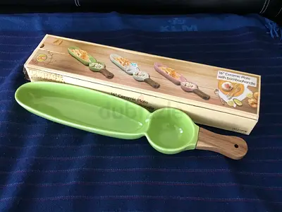 16” Ceramic Plate with Bamboo Handle