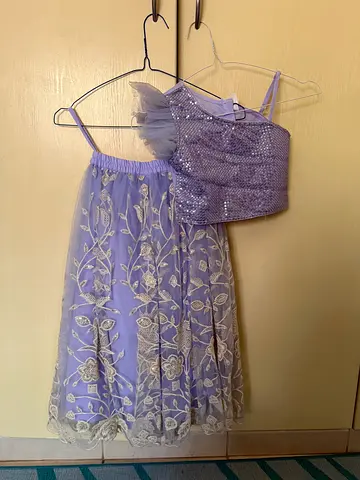 Lilac Sequin  Embroidered Tulle Dress - Size Small (Girls party wear )5-6 years