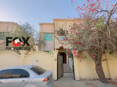 .فيلا للإيجار في المويهات 3، 5 غرف وصالة ومجلس وغرفة طعام، موقع مميز، سهل الوصول لدبي والشارقه