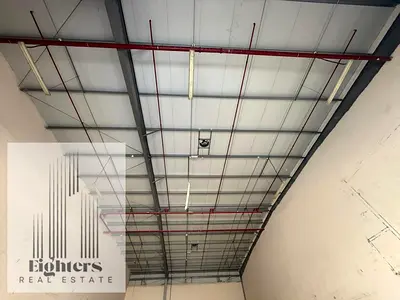 مستودع واسع ٣,٦٠٠ قدم مربع | ارتفاع ٨ أمتار | موقع متميز | المنطقة الصناعية ١٢