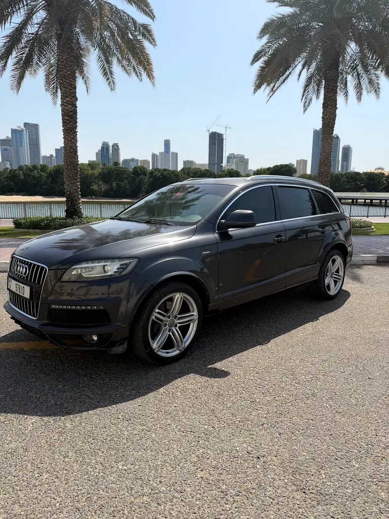Audi Q7 2014 — photo 1 of 6