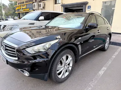 Infiniti QX70