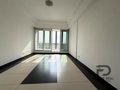 Un Furnished 6 Cheques Spacious Bright | Studio Prime Location
