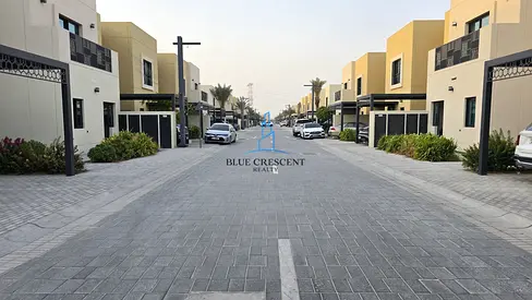 Modern 3BR Townhouse | All Master Bedrooms | Sustainable City | Freehold