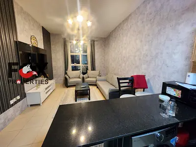 تملك حر بنسبة 100% لجميع الجنسيات | مع باركينج | تكيفات مركزية | موقع استراتيجي ممتاز مقابل قصر الحاكم | سهولة المخرج لدبي والشارقة