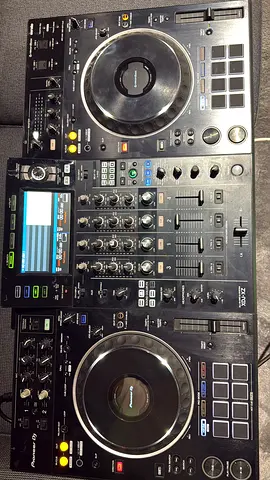 Pioneer DJ controller xz + cover and bag Urgent because of travel