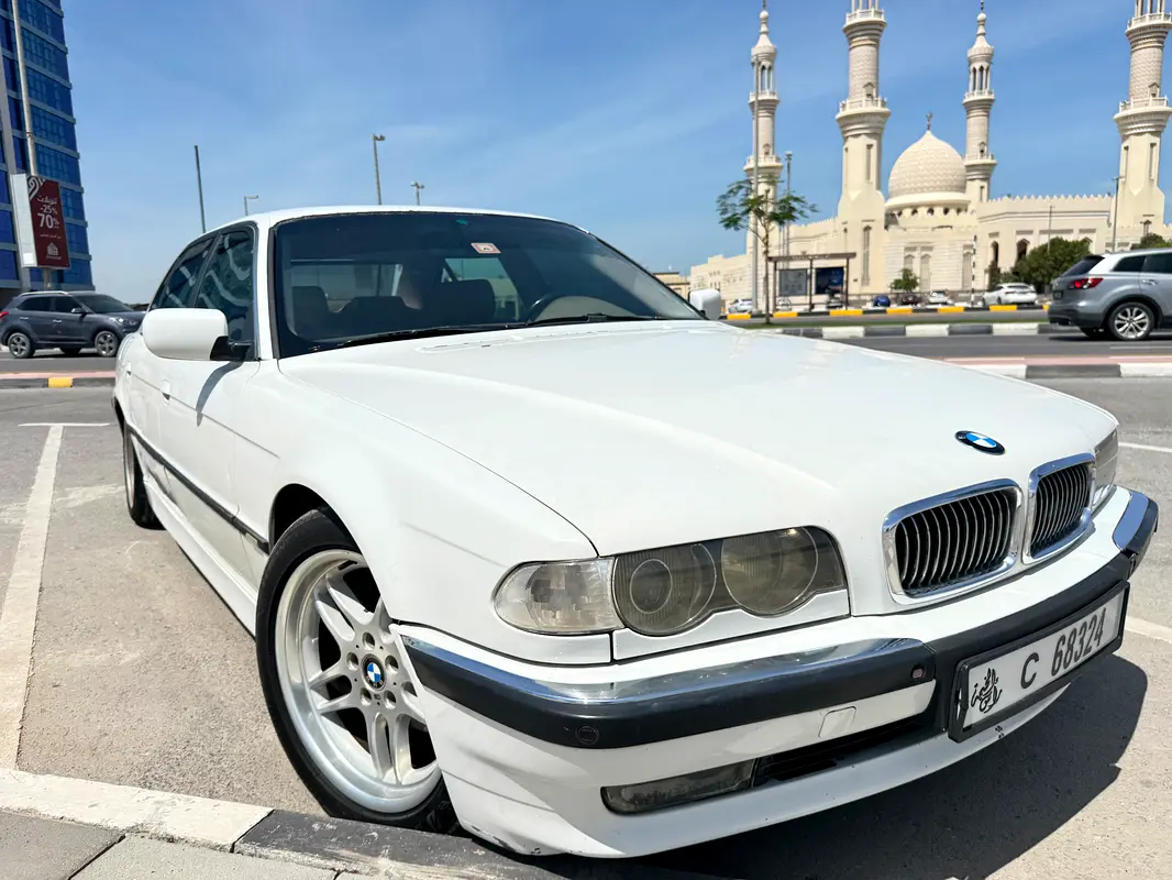 BMW 7-Series 2001 — photo 1 of 13