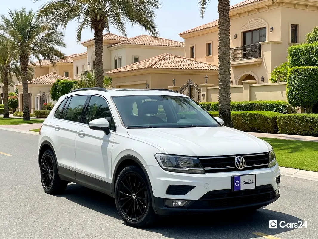 Volkswagen Tiguan 2020 — photo 1 of 13