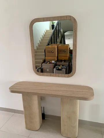 We’re selling Woden cansol with mirror