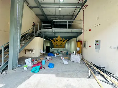 Warehouse With Mezzanine Floor & Private Toilet