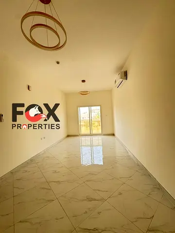 شقة مميزة اول ساكن للايجار السنوي تتكون غرفتين و صالة \3 حمام \بلكون\كارت دخول\بمساحات ممتازة موقع مميز قريب من جميع الخدمات سهل الخروج لدبي و الشارقة