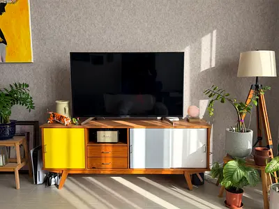 Mid-Century Modern TV Unit / Media Console – Excellent Condition
