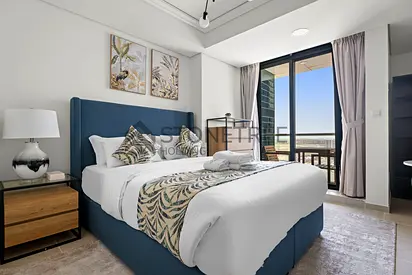 12 CHEQUES | Near Metro | Partial Lake View