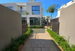 Distress Deal | 2 BR | Falcon Island South