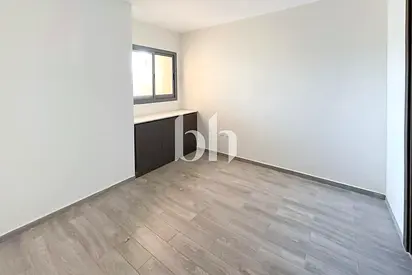 Spacious I New I Good location