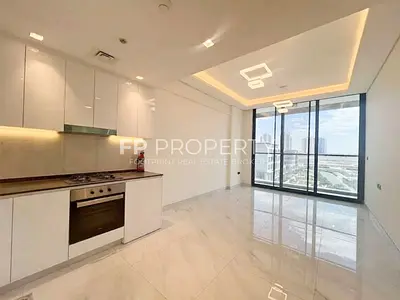 Spacious Unit | Prime Location | Ready to Move in