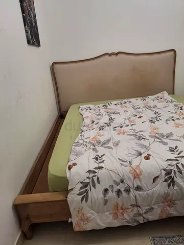 wooden bed with mattress سرير خشب مع مرتبة