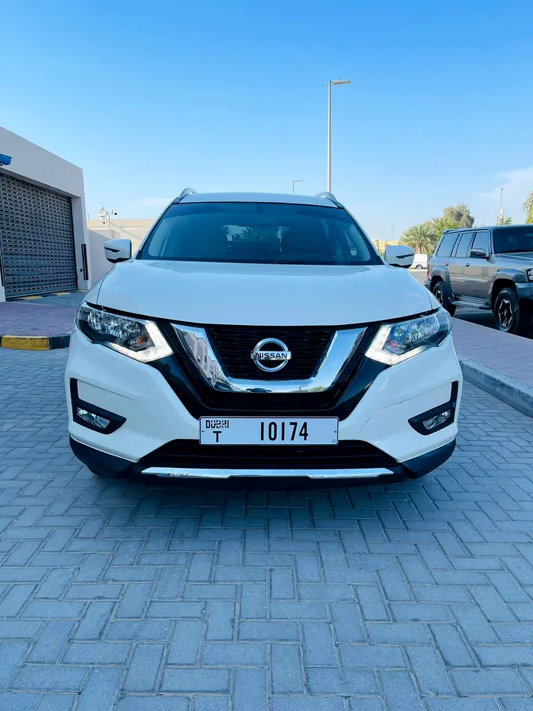 Nissan X-Trail 2022 — photo 1 of 15