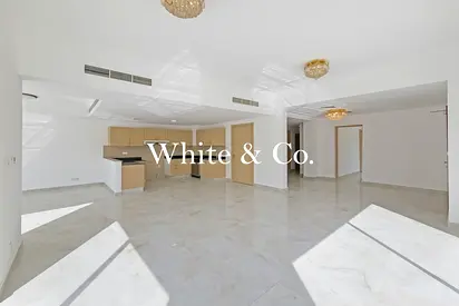 LAKE VIEW | FULLY UPGRADED | CORNER UNIT