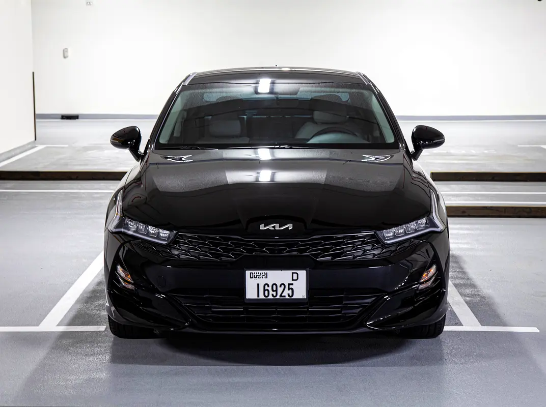 Kia K5 2023 — photo 1 of 6