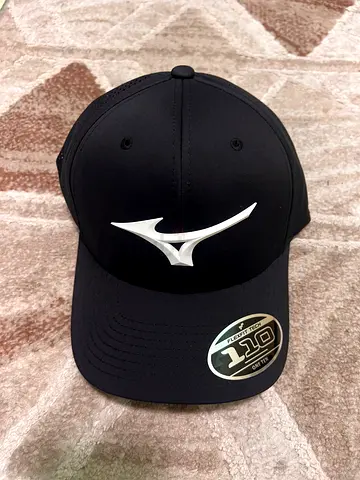 Black Mizuno golf Baseball Cap - New/Unused