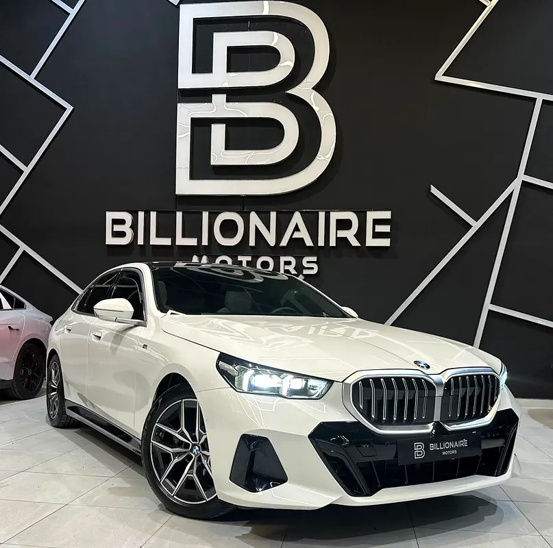 BMW 5-Series 2024 — photo 1 of 20