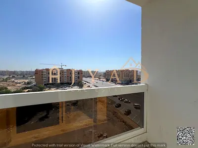 للايجار السنوي اول ساكن اجمل شقة غرفتين وصالة بالمويهات 3 شارع الاكاديمية تكييف مركزي مع خزائن بالحائط قريب من مخرج دبي و الشارقة
