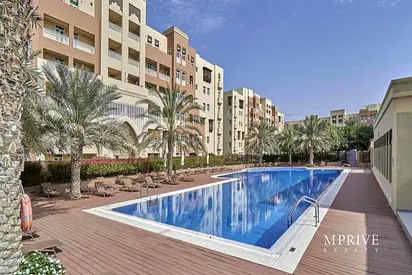 Spacious Unit | Close to Metro | Unfurnished