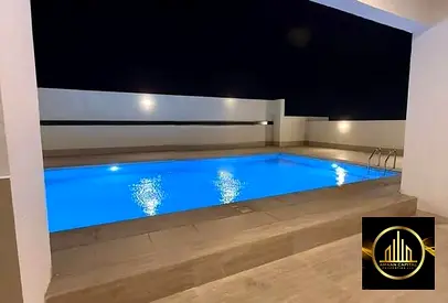 للايجار استديو في منطقة العامرة اطلالة مفتوحة مع بلكونة