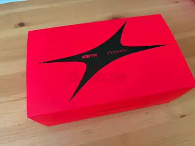 Red Chamelo 1087X  (Good Condition)