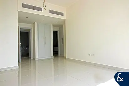 2 Bedrooms | 3 Bathrooms | Sea View