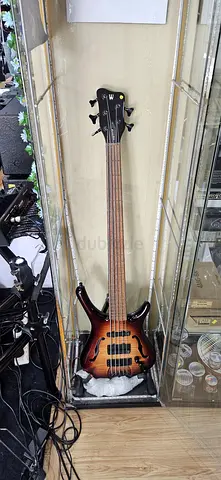 Warwick brand, Vintage 5-String Electric Bass Guitar - Sunburst H.I.G Finish