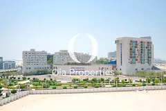 Cozy 1BR Apt | Amazing Facilities | Prime Location