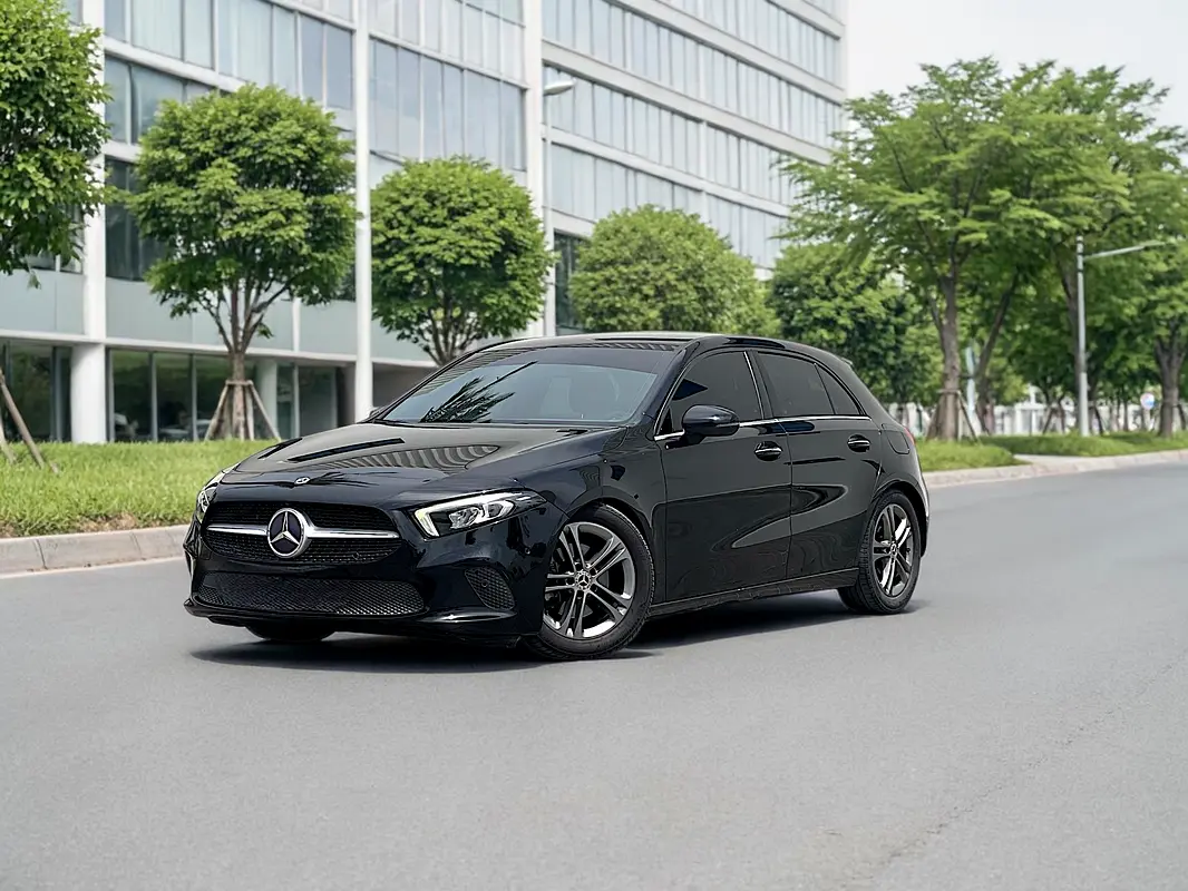 Mercedes-Benz A-Class 2019 — photo 1 of 17