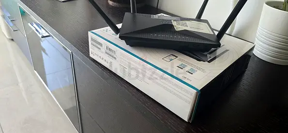 Dlink 1300 Wireless Router with Box (Like New)