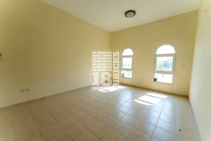 Close To Metro | Vacant | Prime Location